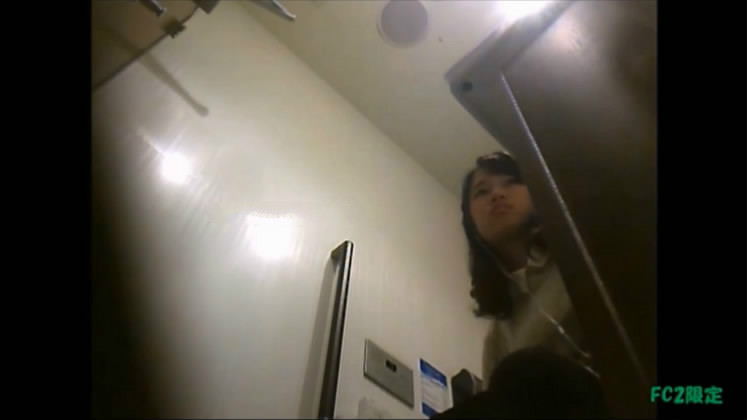 Скрытая камера в японском туалете 2 без цензуры