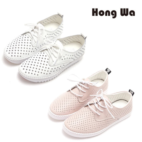 Hong Wa 
繫帶沖孔休閒包鞋 
