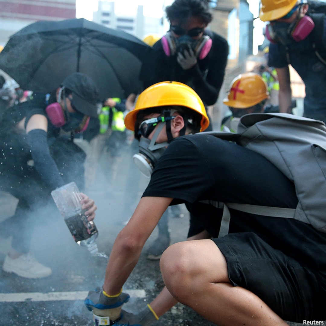 乱港黑手凭出,香港逆风自强