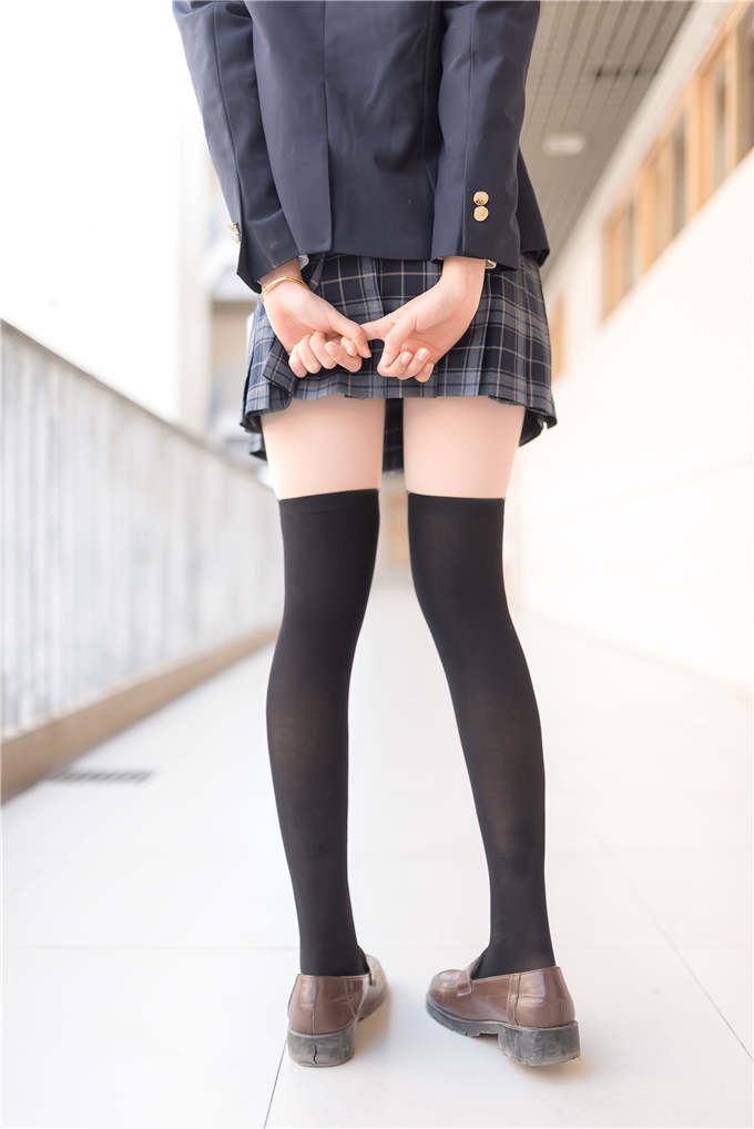 国内人气Coser清纯妹子@木绵绵OwO-JK黑si[47P/62M]