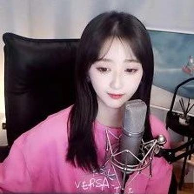 沈雨萱否认恋情,VP护爱怒喷八卦:下辈子没爸!稳坐钓鱼台!老李朋友圈曝光!牌牌琦力捧姚永纯!T国上女厕所被实锤! 沈雨萱否认恋情,VP护爱怒喷八卦:下辈子没爸!稳坐钓鱼台!老李朋友圈曝光!牌牌琦力捧姚永纯!T国上女厕所被实锤!