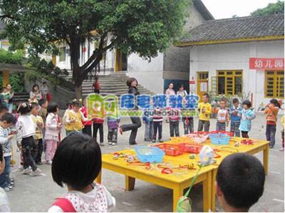 幼儿园大班上学期语言教案《三只想生病的小狗》 幼儿园大班上学期语言教案《三只想生病的小狗》