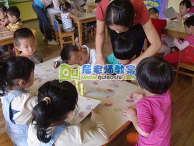 幼儿园大班语言公开课故事教案《快乐轮胎》 幼儿园大班语言公开课故事教案《快乐轮胎》