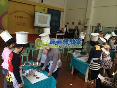 大班优质美术教案《天安门》