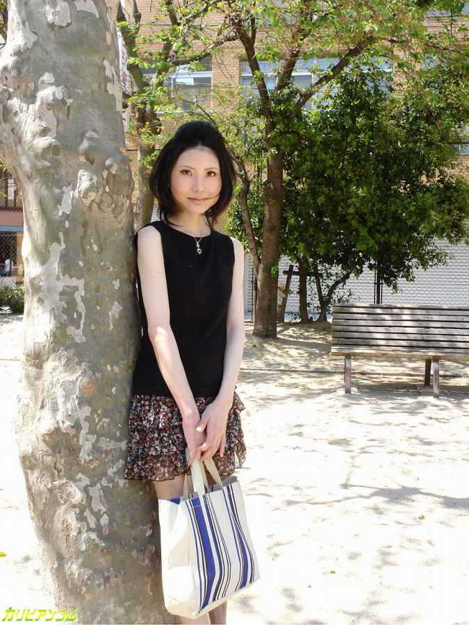 淫蕩榨精人妻口交吃精打手槍_自拍情色貼圖