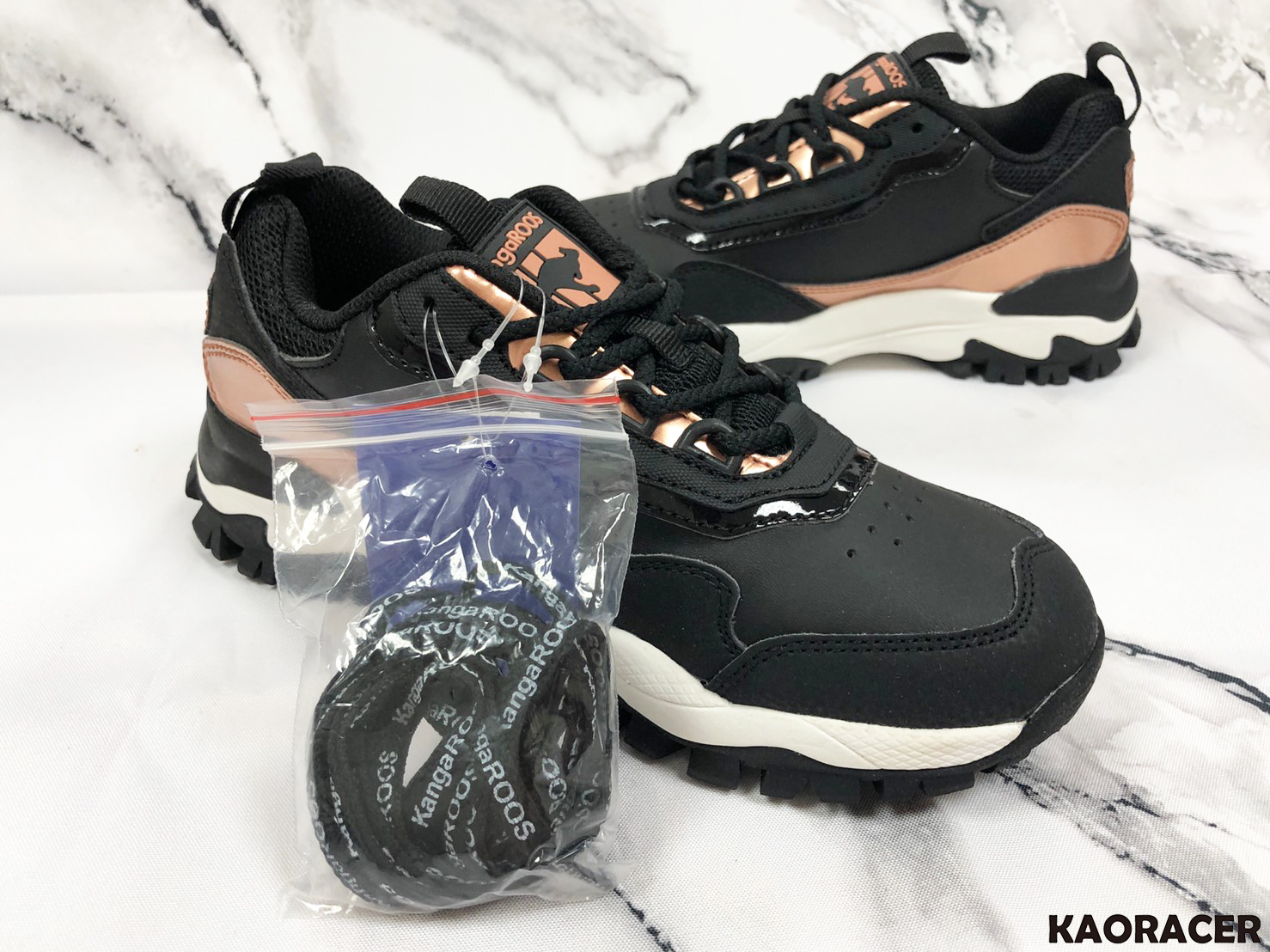 KangaROOS 女款黑色運動鞋-NO.KW91180