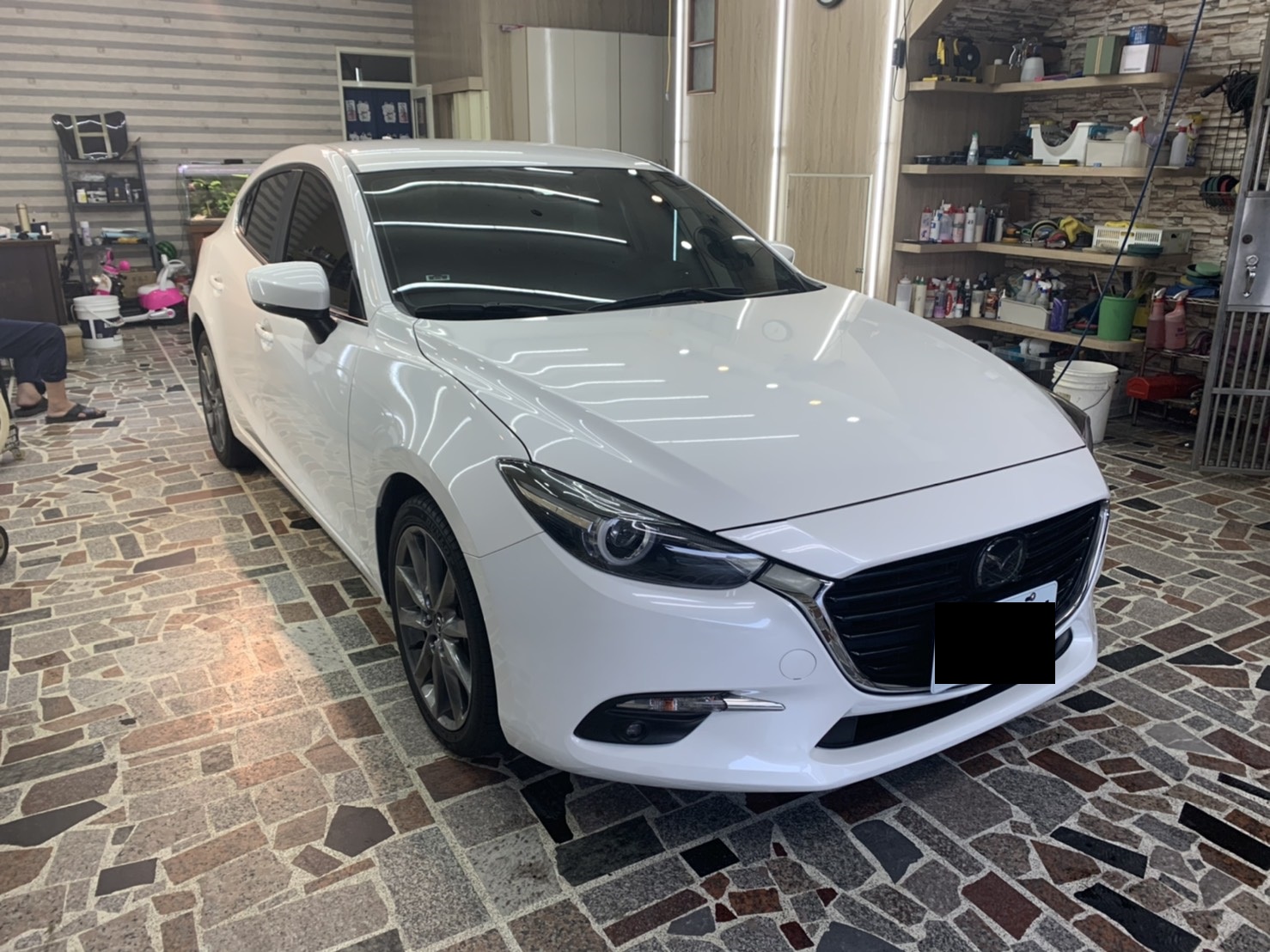 [售車] 2018 Mazda3 5門白 旗艦款(有選BOSE)