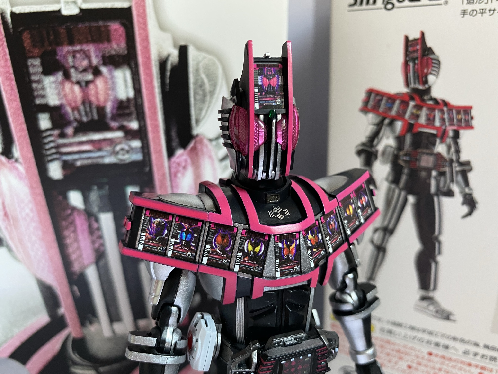 [入嚟傾吓拉打造型] 神主牌登場！SHF真骨雕 幪面超人Decade 開箱 - 玩具台 - 香港高登討論區