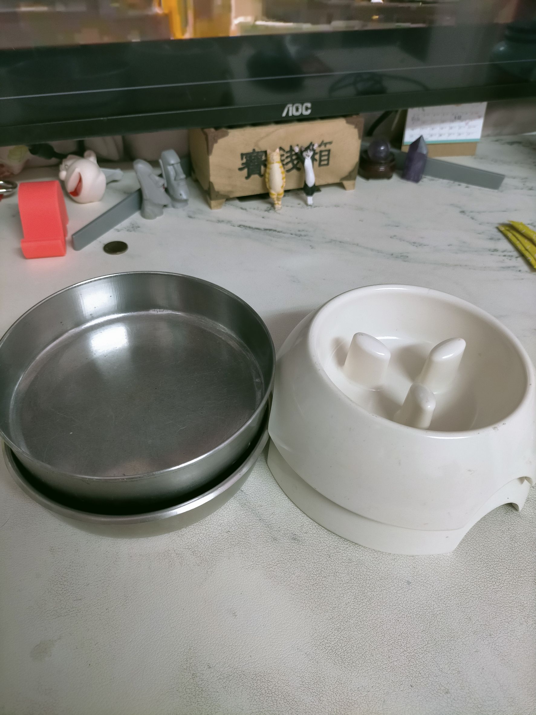 Fw: [贈送] 台中南屯區贈送寵物慢食碗+不鏽鋼碗