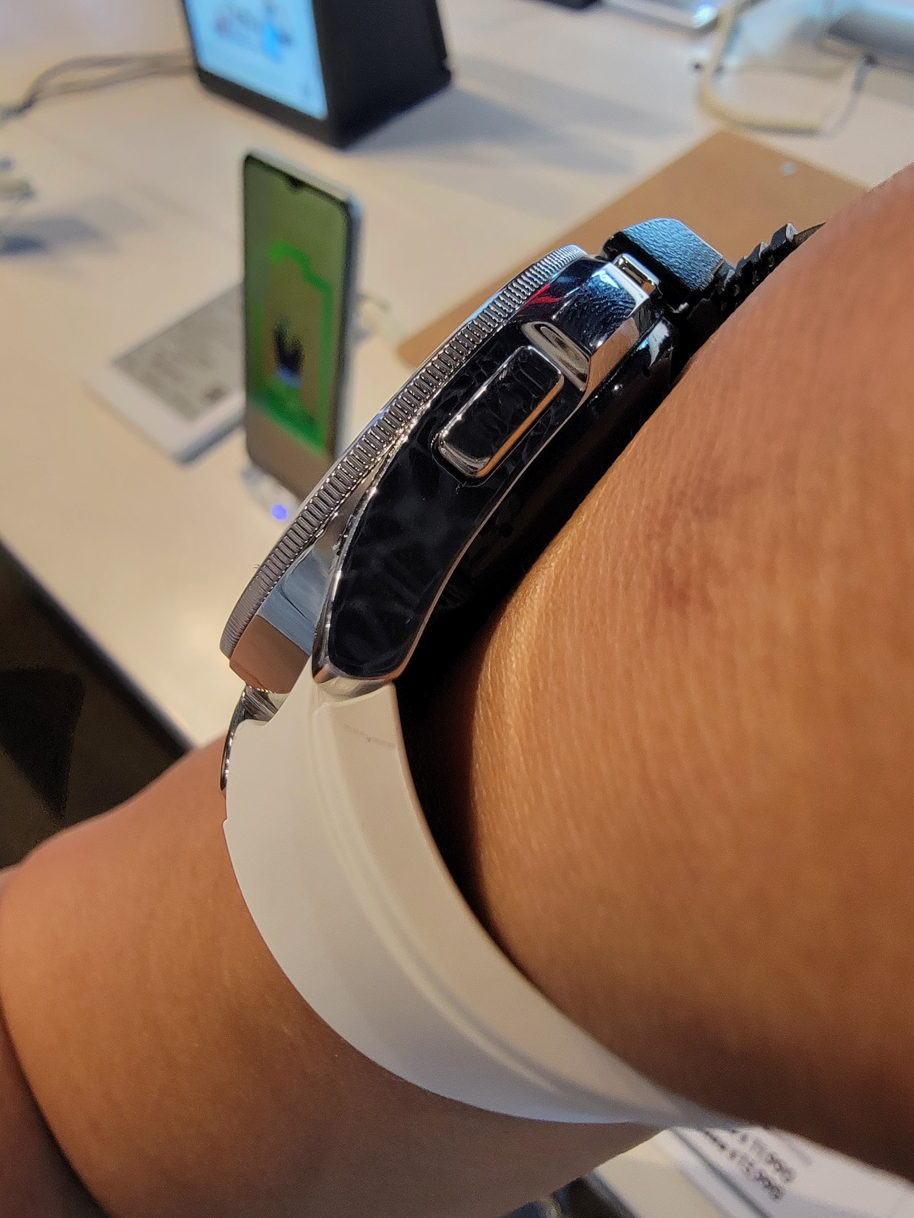 [討論] Samsung watch 4 尺寸選擇？