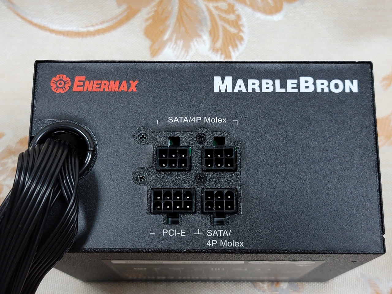 安耐美 MarbleBron 銅競魔 550W 銅牌認證電源供應器簡易開箱7356