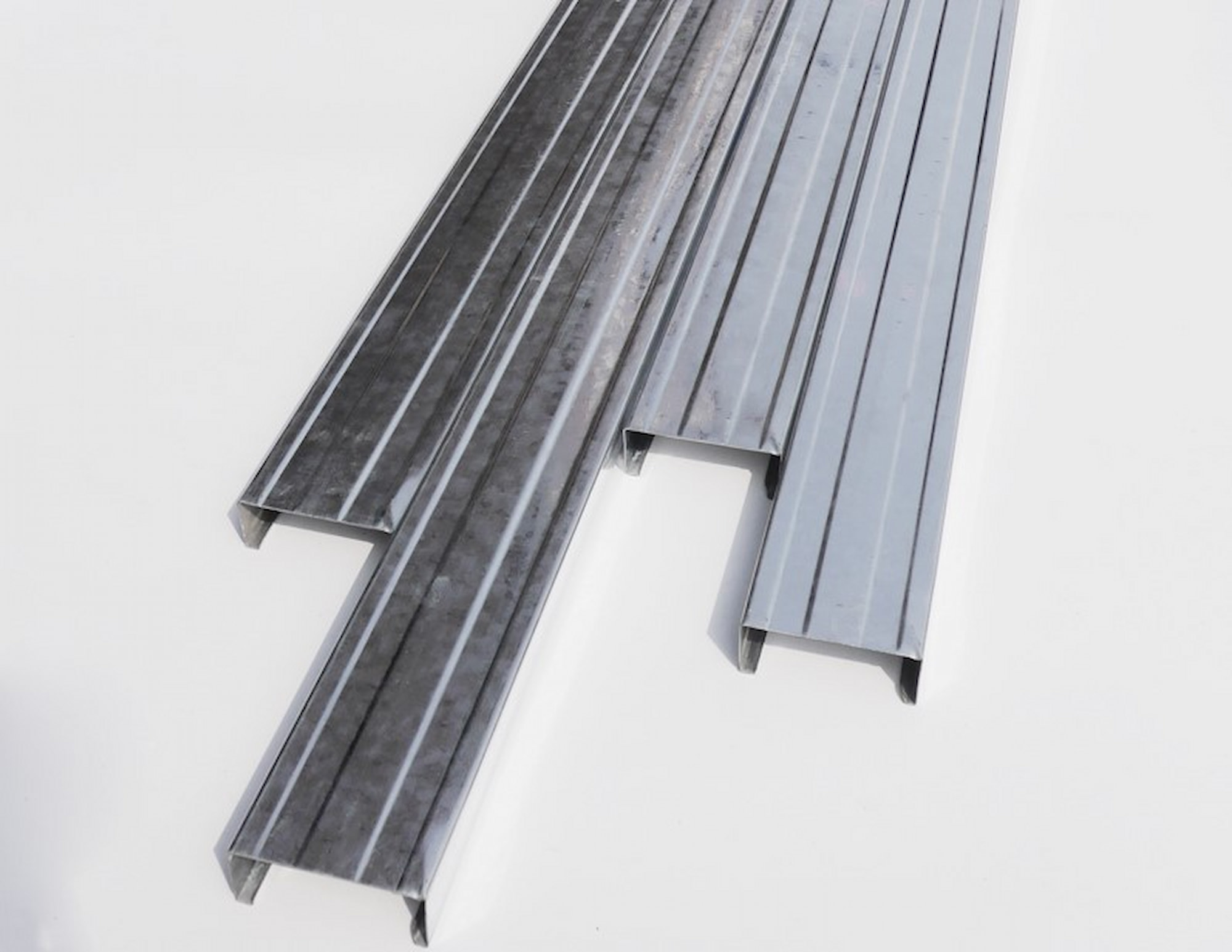 輕鋼架天花板的槽鋼有做熱浸鍍鋅處理