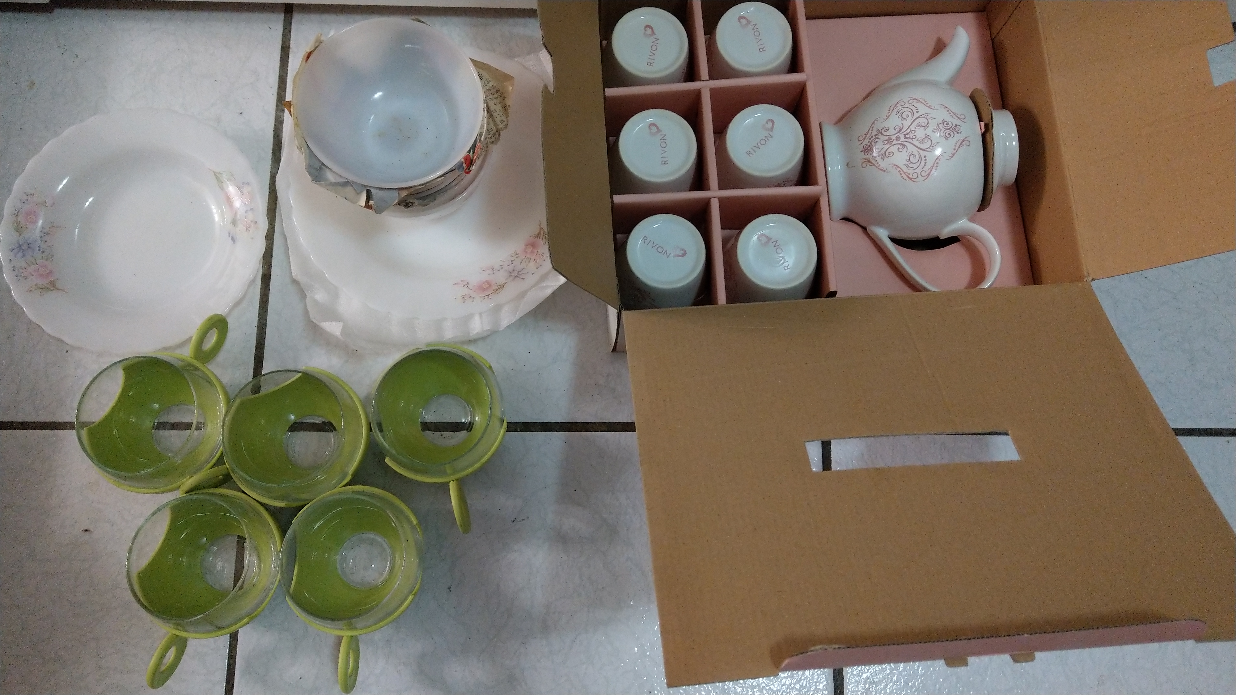 [贈送] 陶瓷碗盤，杯組，禮坊茶具組(已多人詢問