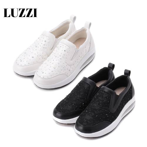 LUZZI
鑽面蕾絲氣墊鞋