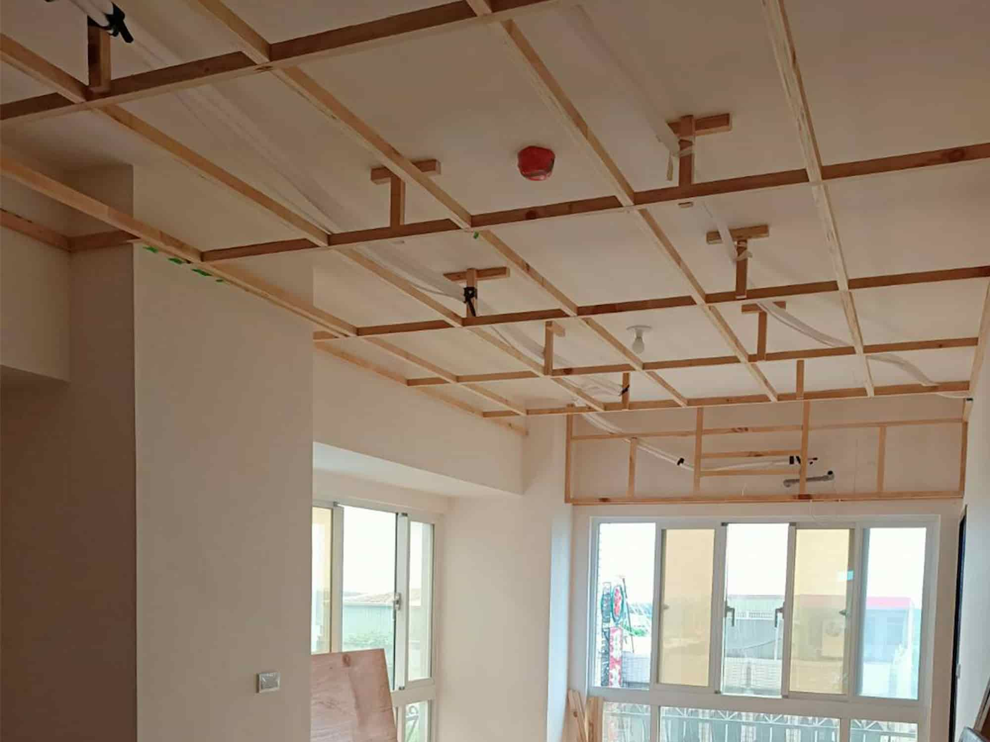 木作天花板材質優缺點、施工程序、價格！總整理