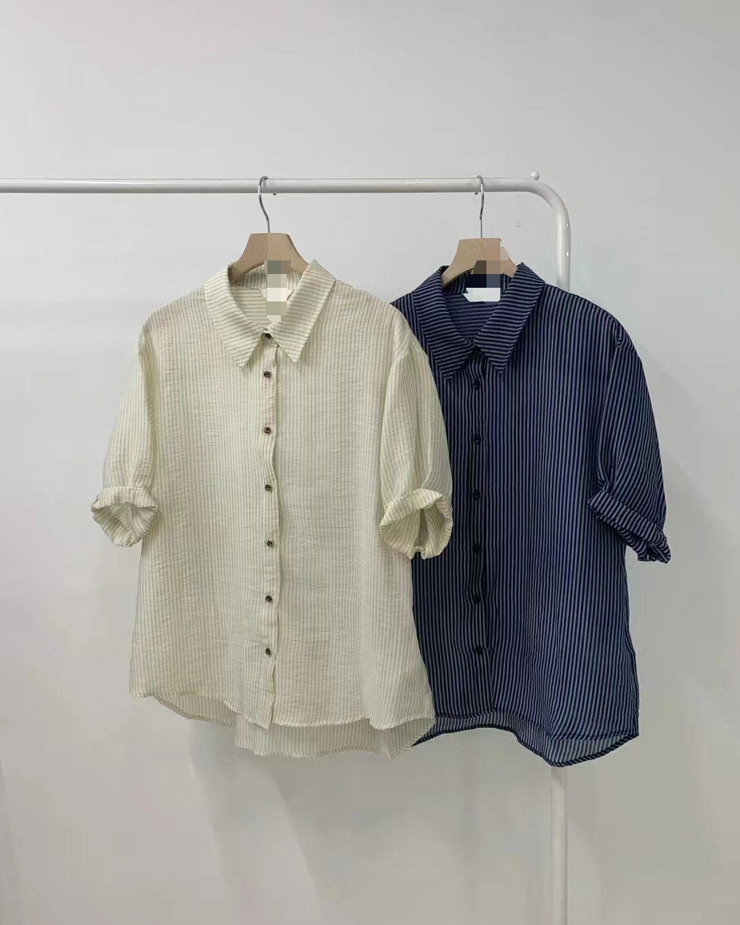 (A06)混絲質直條捲袖襯衫