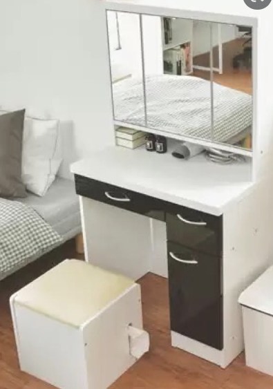 [贈送] 江子翠送IKEA書桌、洗衣機、化妝台