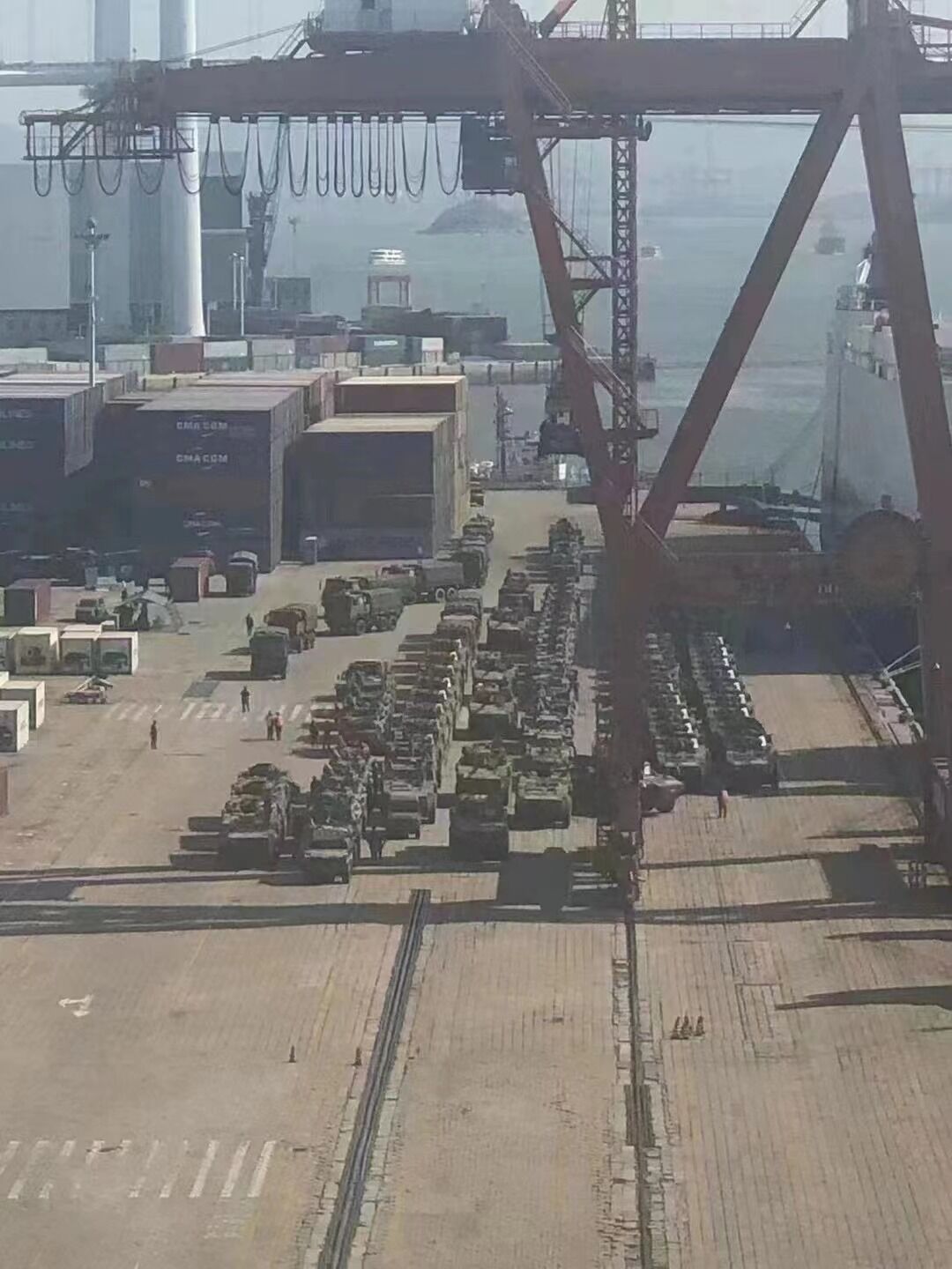 圖 廈門大量 戰車裝載 要去哪登陸呢?