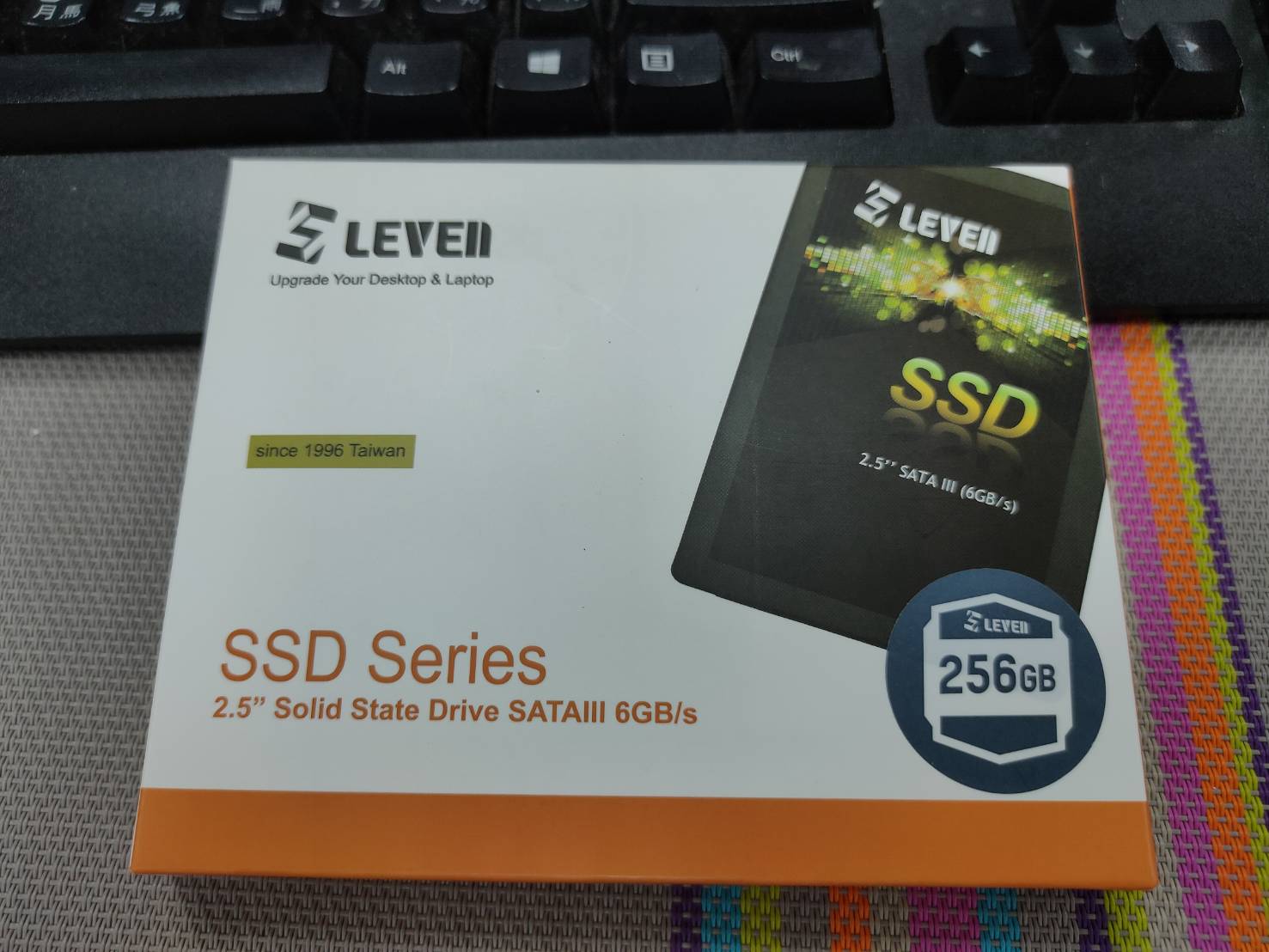 圖 LEVEN JS500系列 256GB SSD 簡單開箱